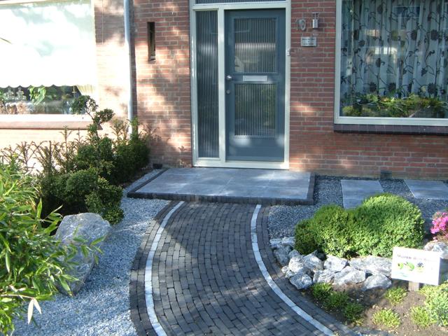 Rotstuin met gemengde beplanting
